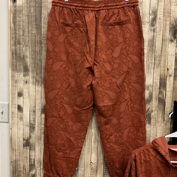 CLEOBELLA JOGGER SET SIZE LARGE - Picture 4 of 12